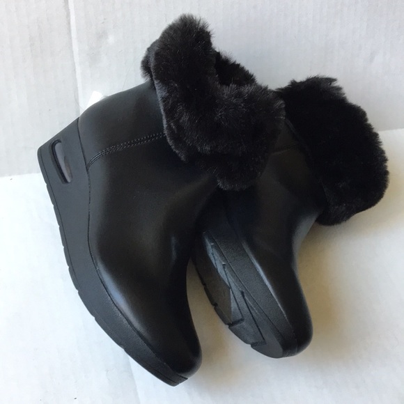 DKNY Abri Booties - Picture 10 of 16